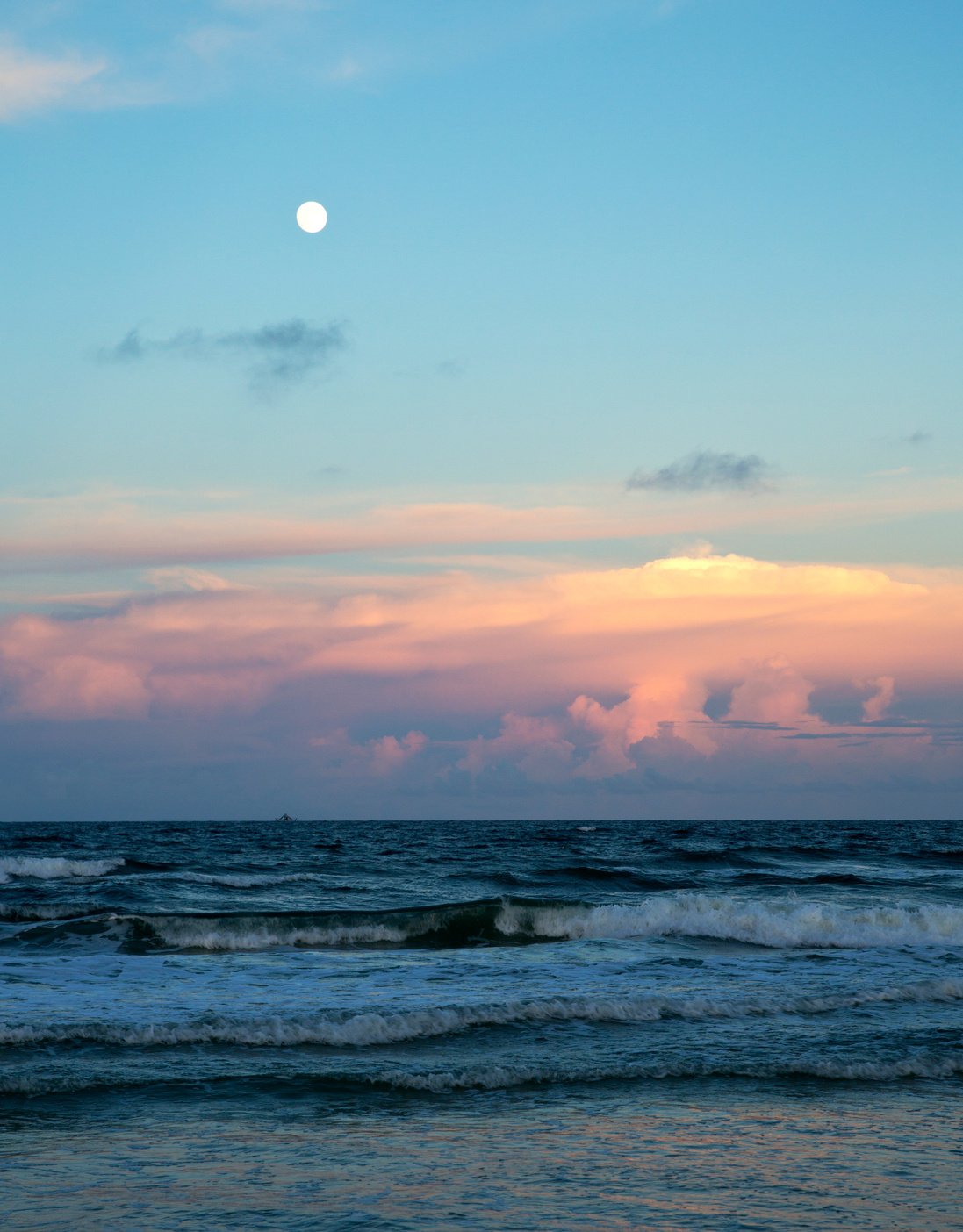 Full moon ocean